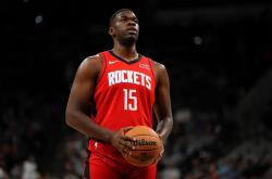 Doinb在湖人比赛中赛况扑朔迷离，逆转引发热议！的简单介绍