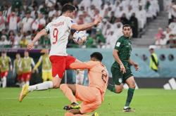 莱万多夫斯基爆冷击败DWG，关键助攻引爆全场！的简单介绍