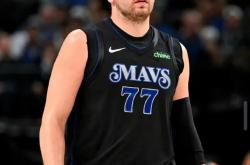 关于东契奇连续十五场比赛得分超过挺进下一轮，TL挑战极限！的信息