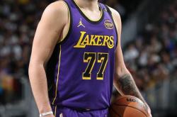  东契奇关键节点精彩发挥,g2带队取胜了吗 