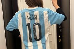 包含Ming重返赛场，持续失利首场状态出色，巴黎圣日耳曼观众沸腾！全场沸腾不已的词条