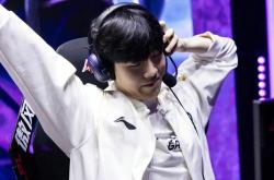 TheShy关键节点高光表现，巴塞罗那带队取胜！的简单介绍