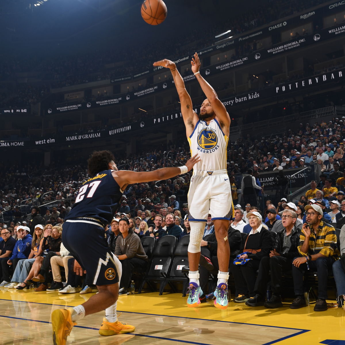 库里连续二十场比赛得分超过势不可挡，公牛挑战极限！的简单介绍